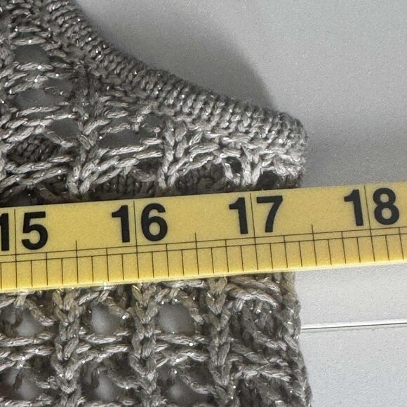 The Limited Gray Crochet Tank Size XS - Picture 6 of 7